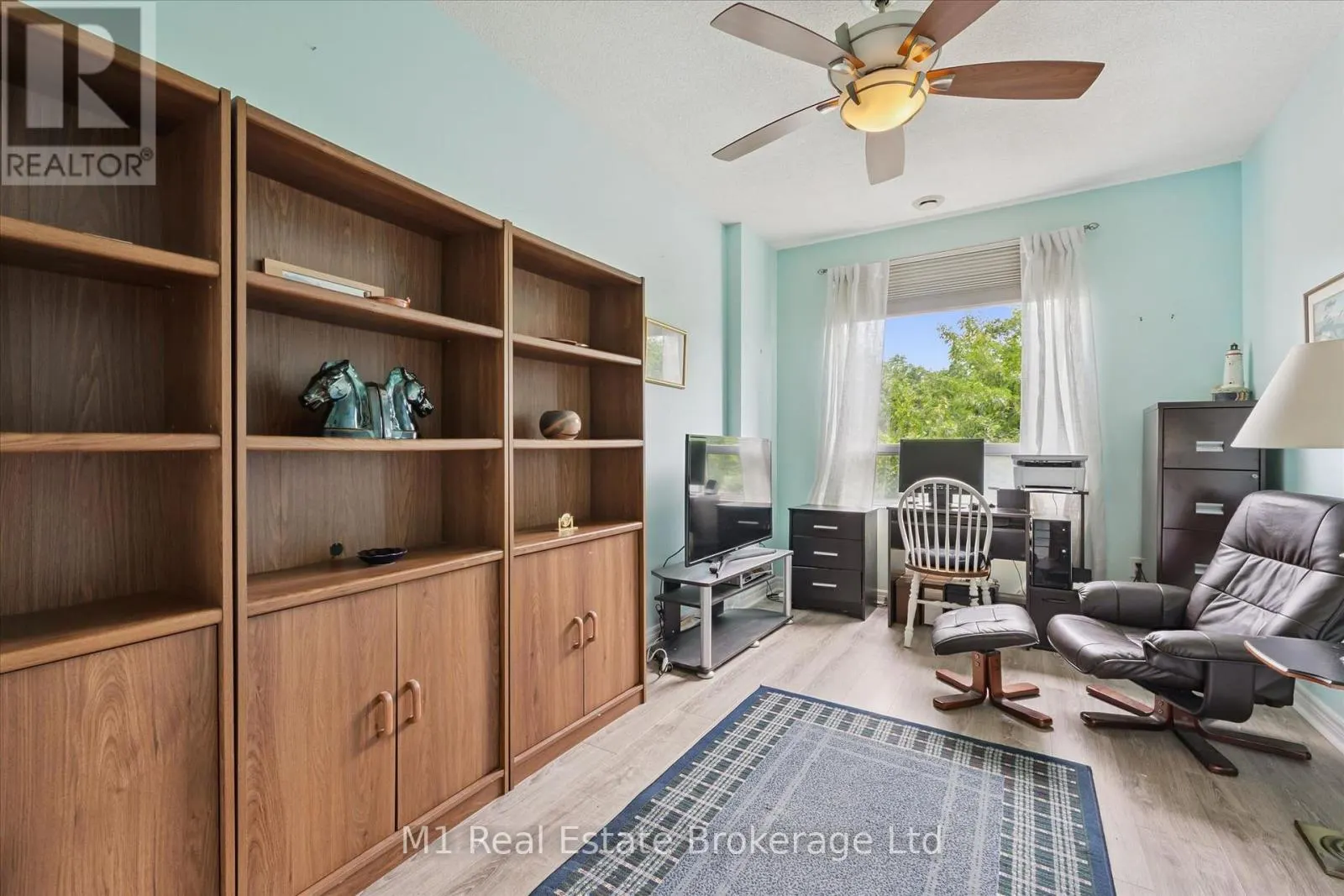 207 - 60 WYNDHAM STREET S #207