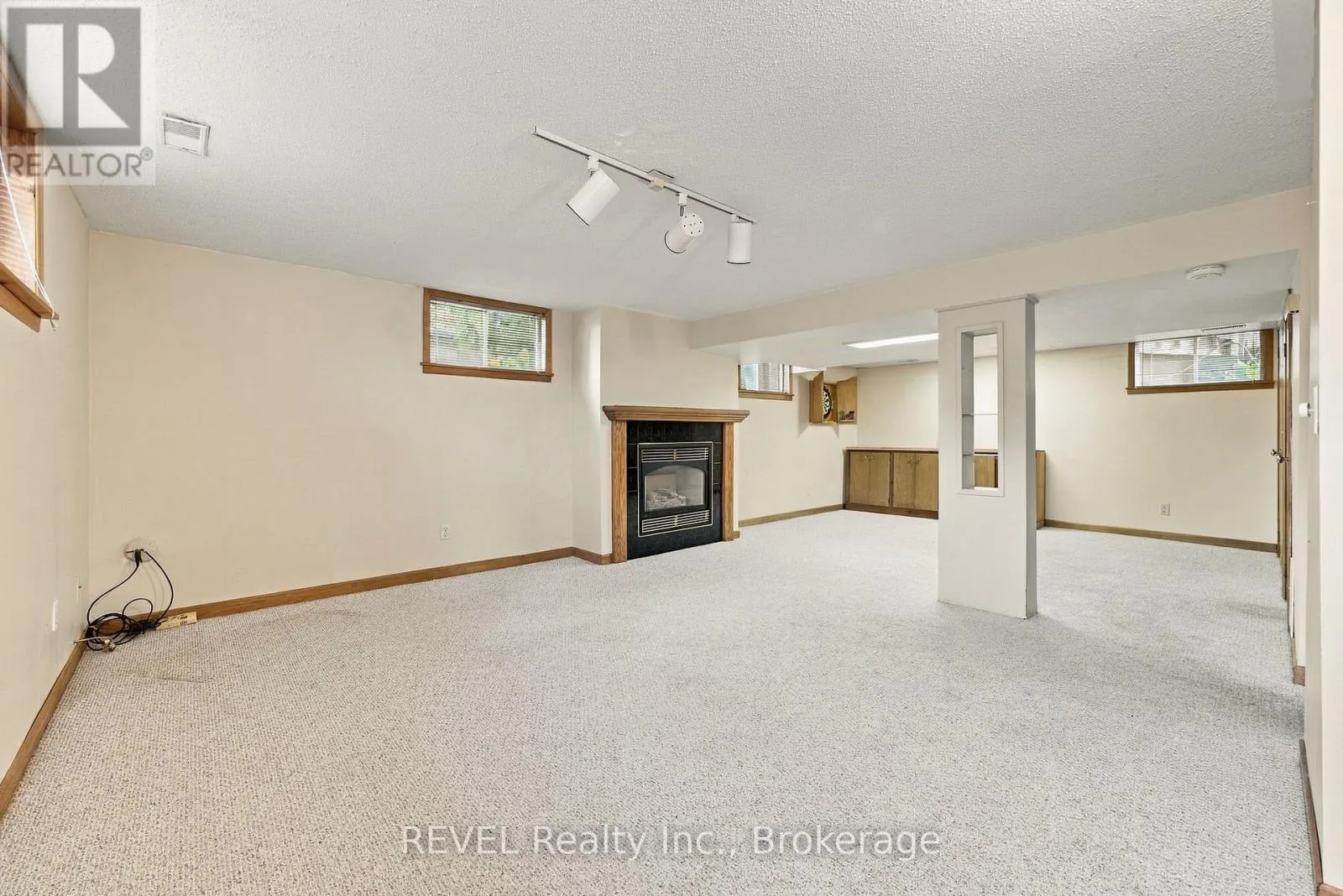 17527 TELEPHONE ROAD