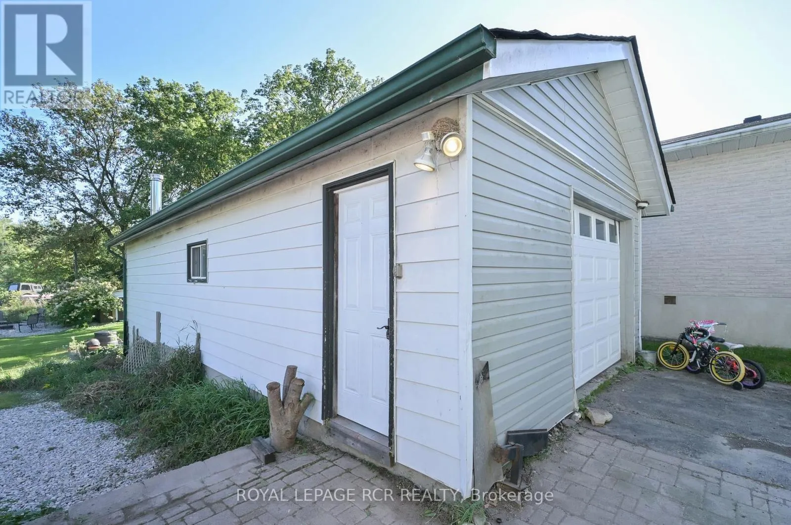 103 AMARANTH ST E