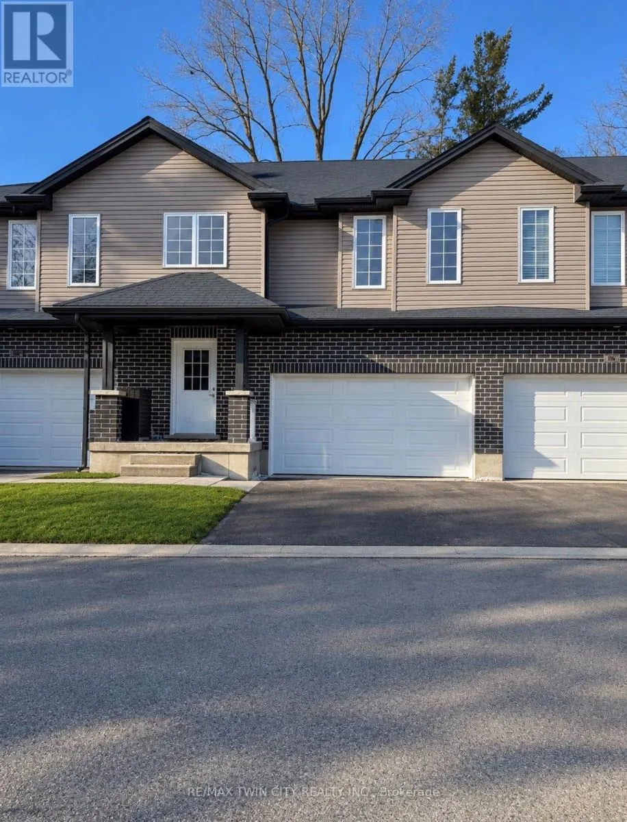 17 - 343 HURON STREET