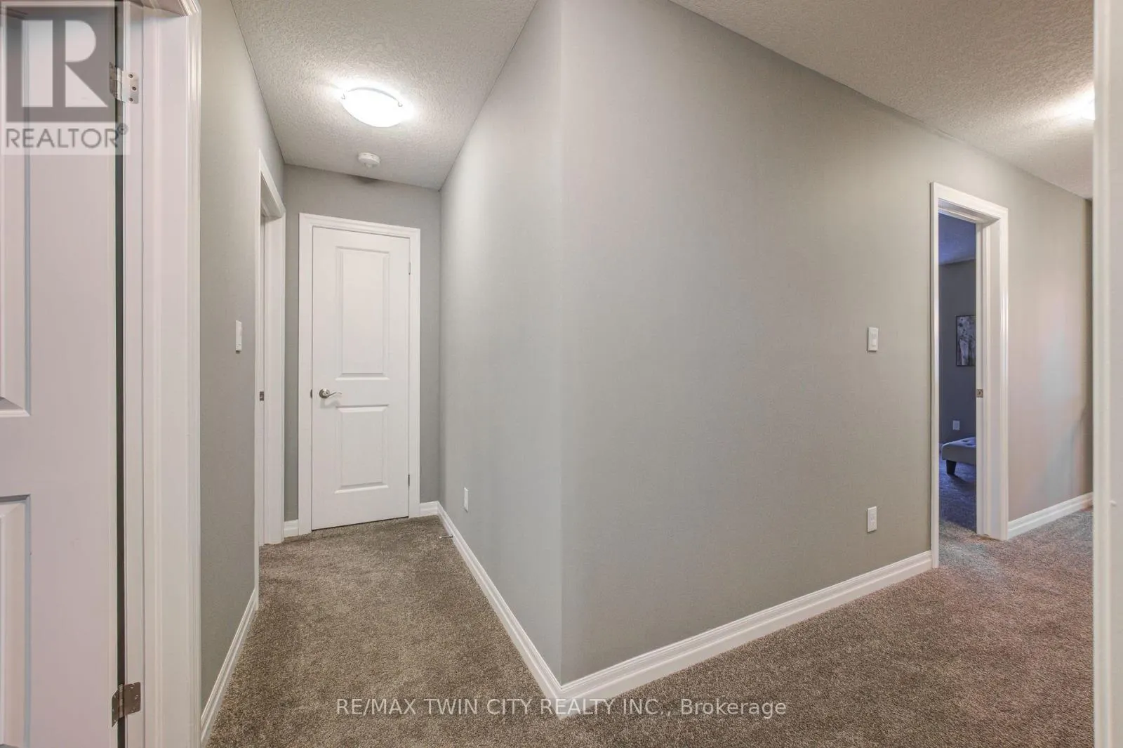 17 - 343 HURON STREET