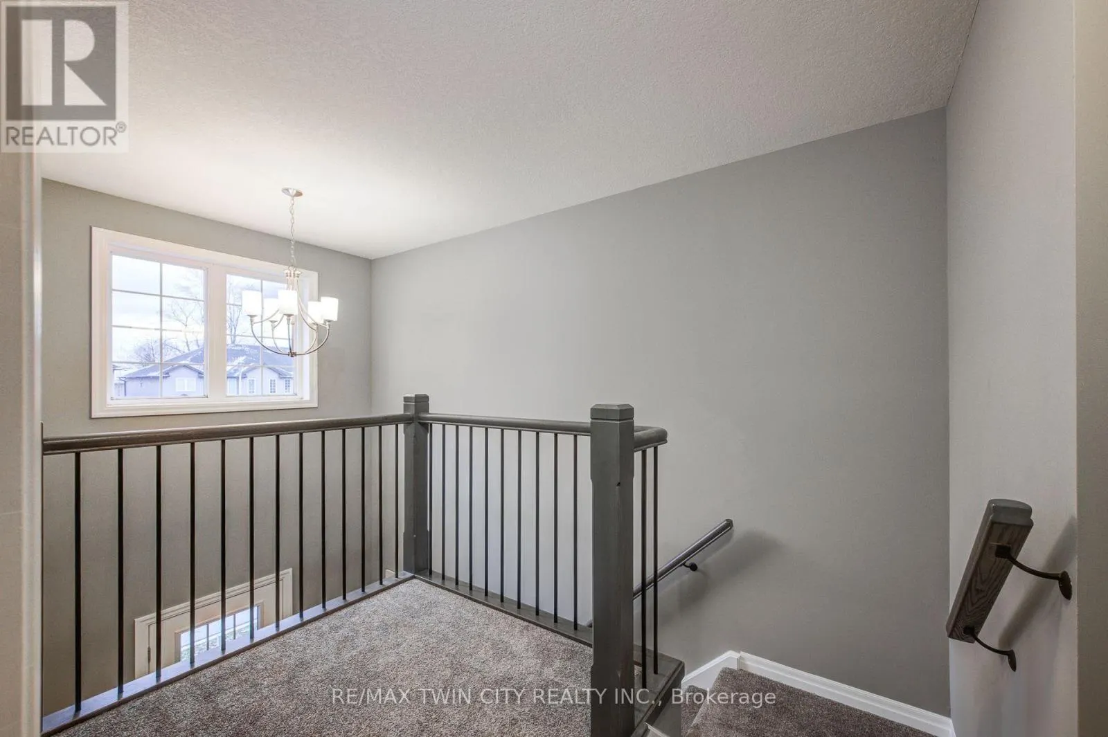 17 - 343 HURON STREET