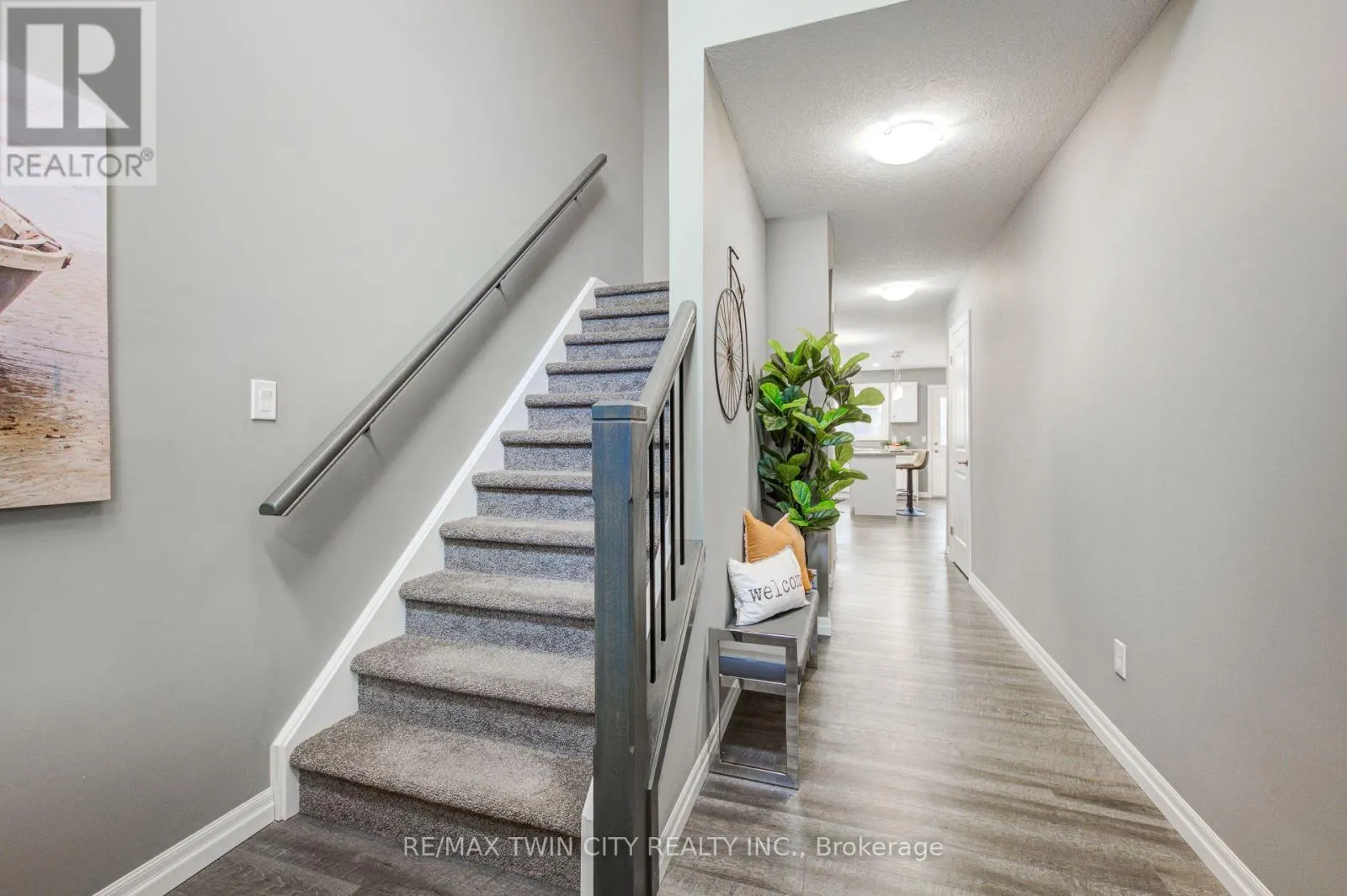 17 - 343 HURON STREET