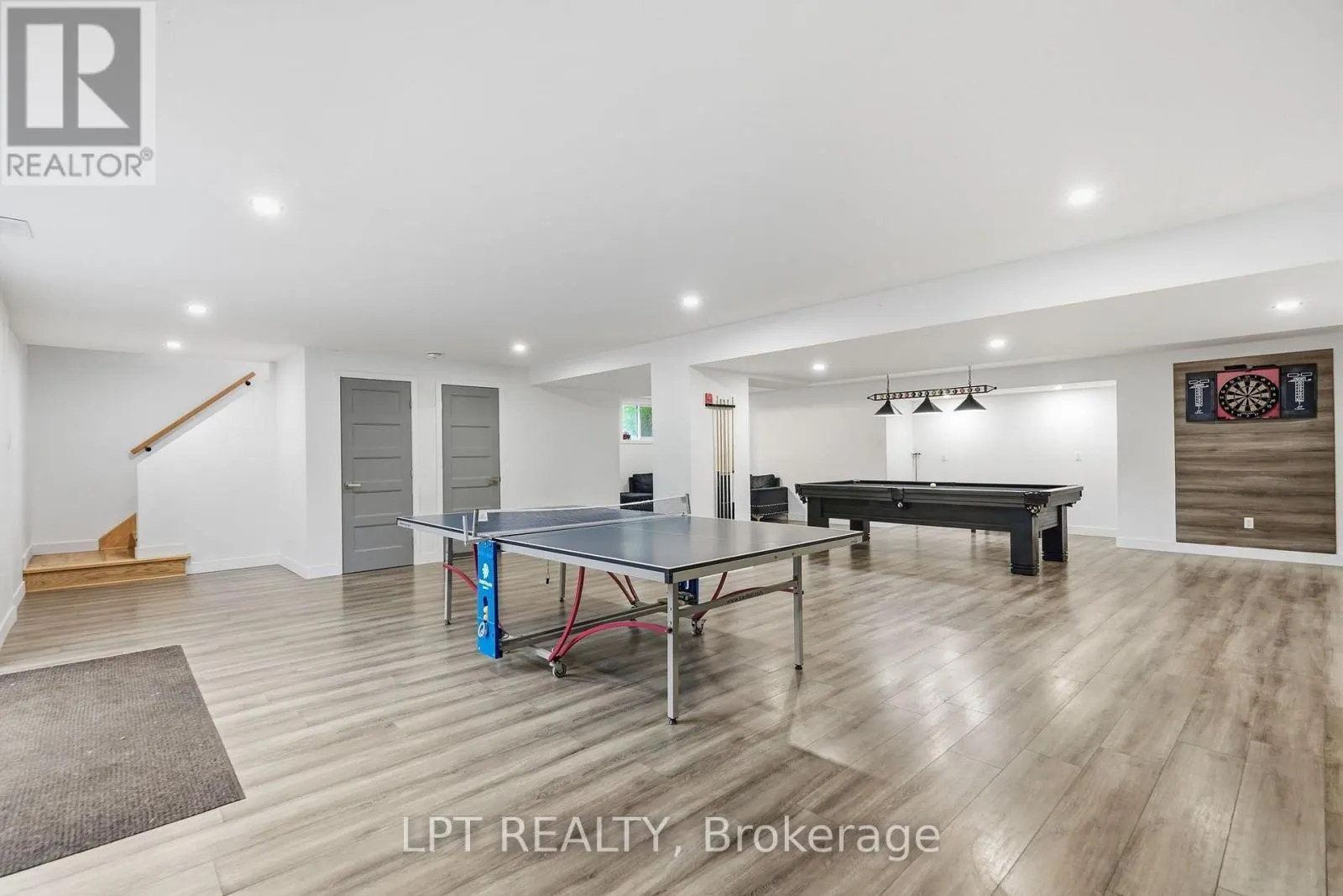 31 CARILLON CRESCENT