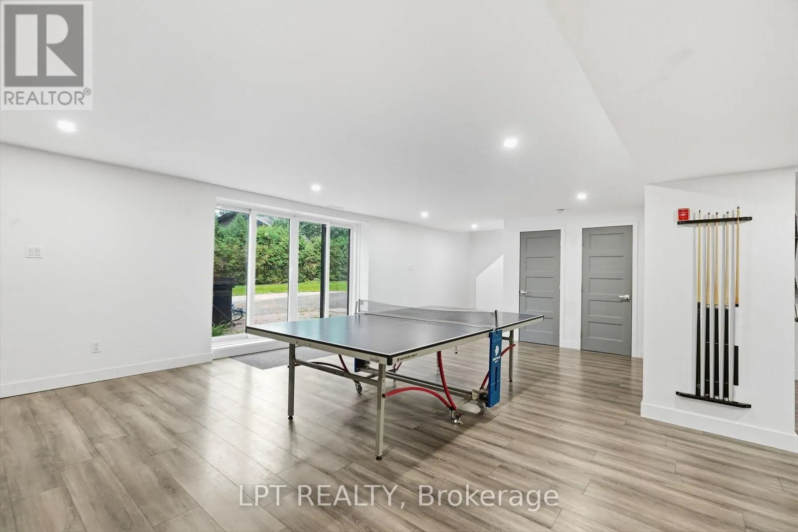 31 CARILLON CRESCENT
