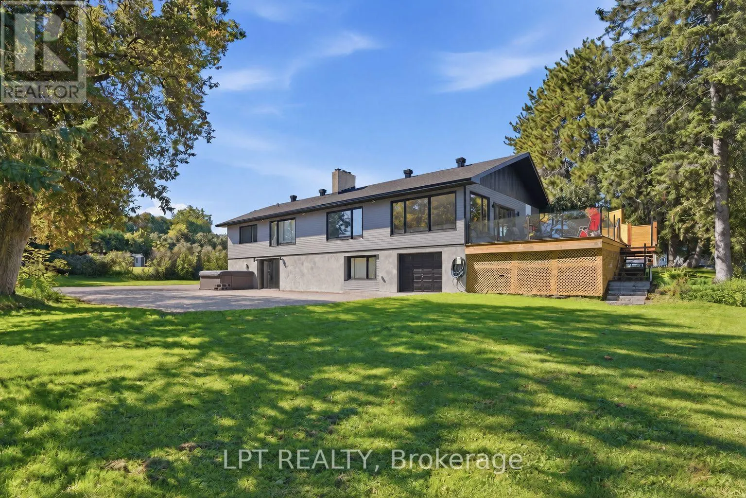 31 CARILLON CRESCENT