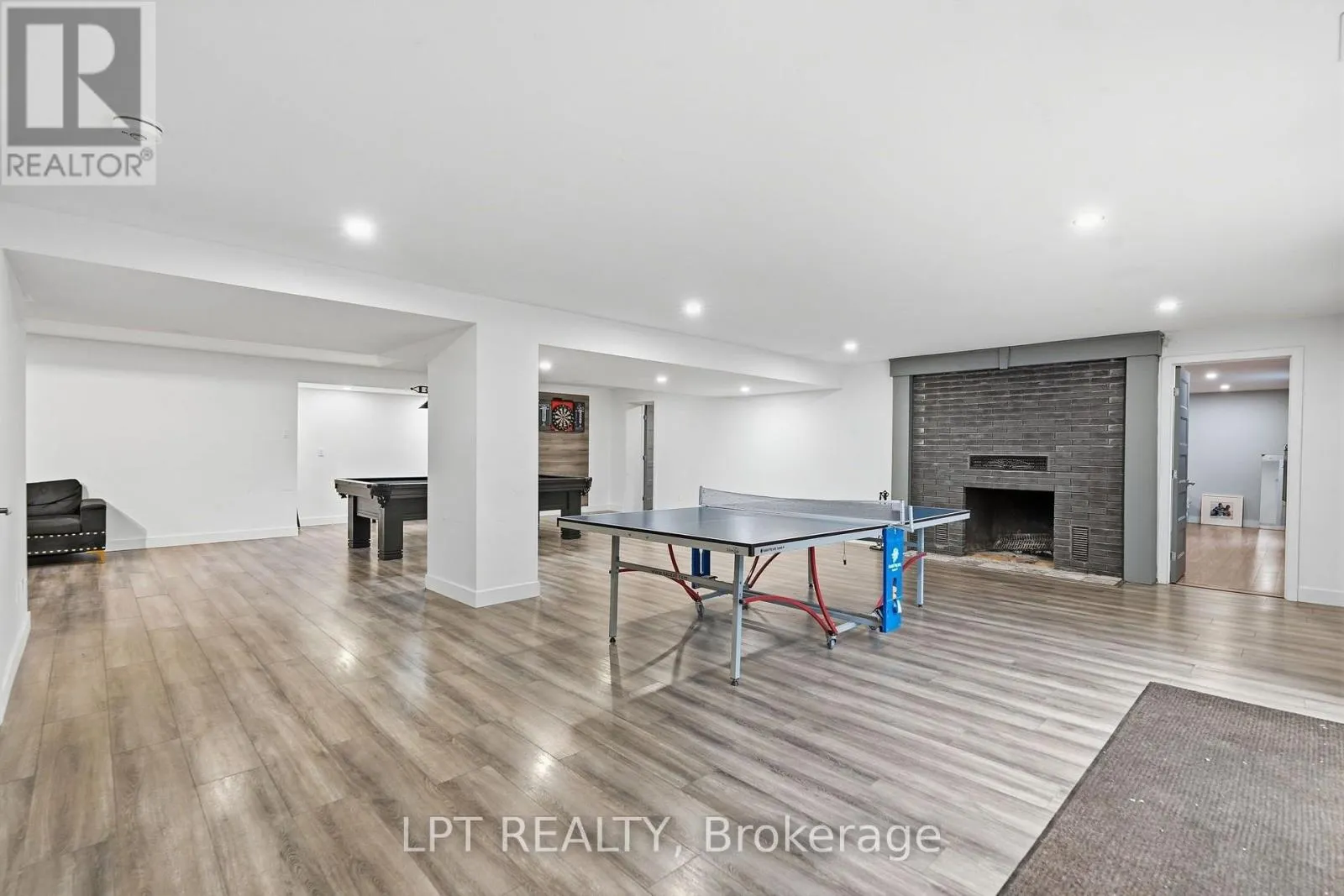 31 CARILLON CRESCENT