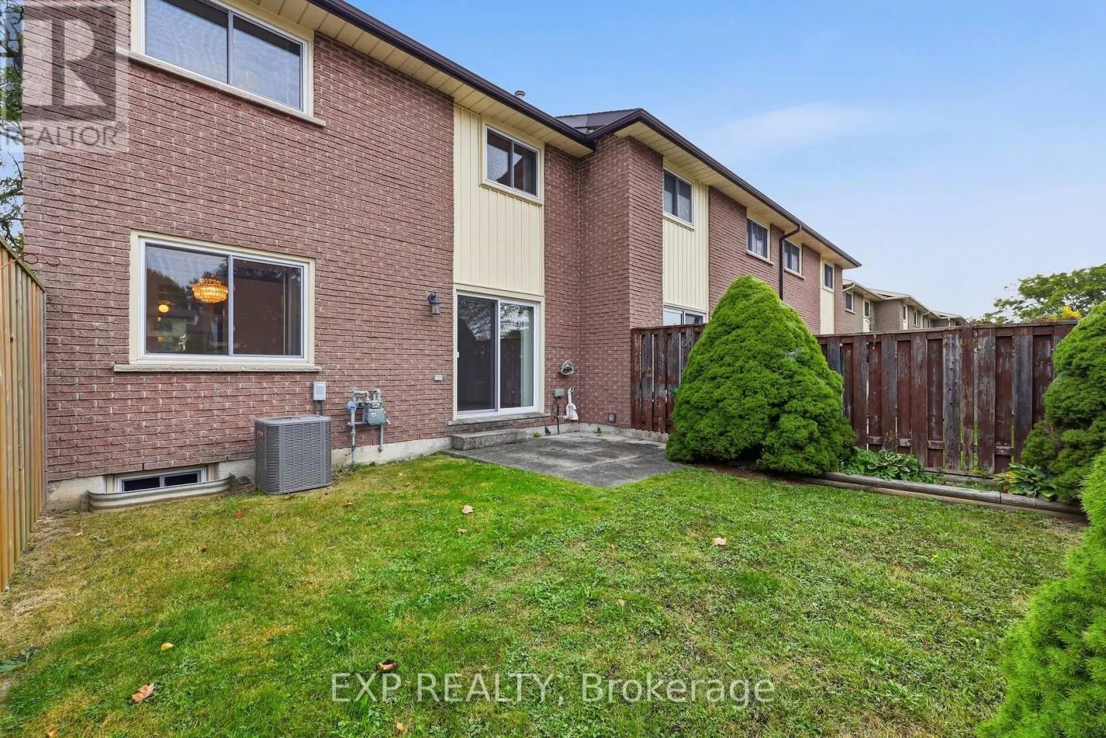 38 - 195 QUEEN VICTORIA DRIVE #38