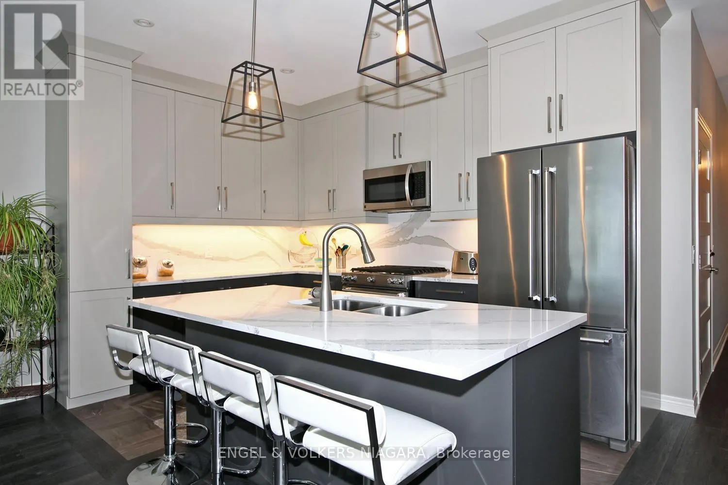 12 - 7276 OPTIMIST LANE #12