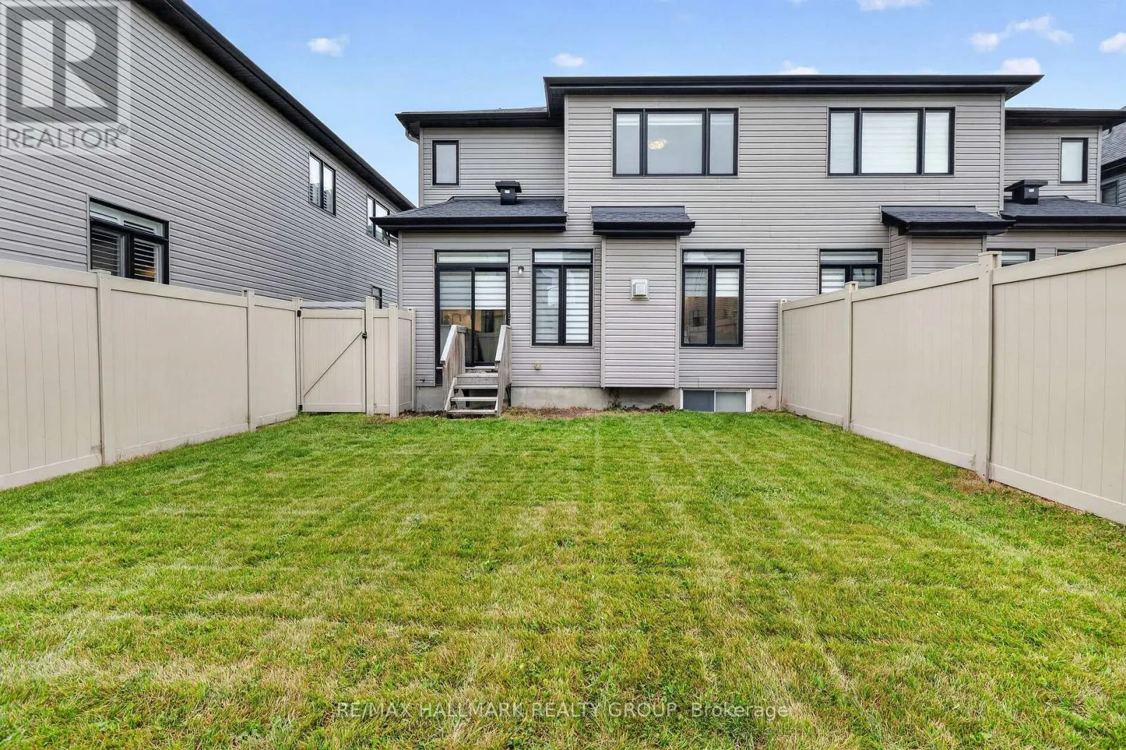 1033 HYDRANGEA AVENUE