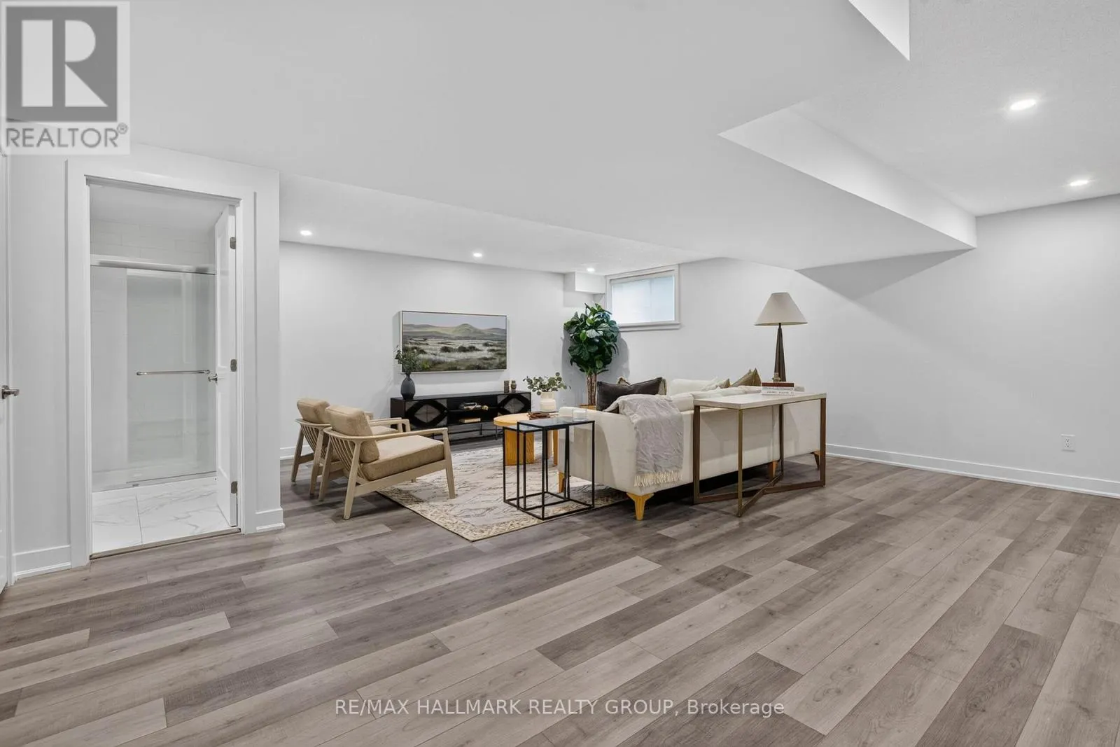 1033 HYDRANGEA AVENUE