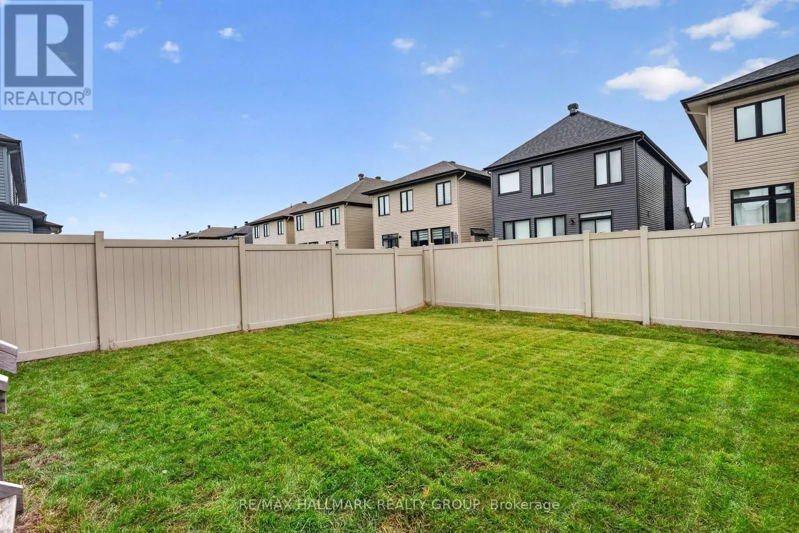 1033 HYDRANGEA AVENUE