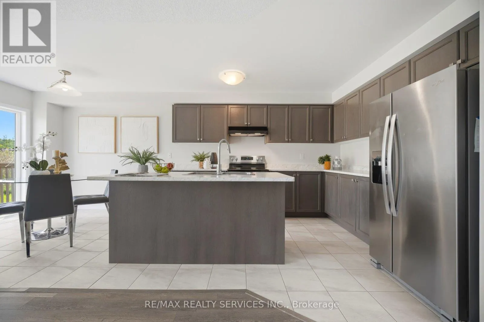 250 ESTHER CRESCENT