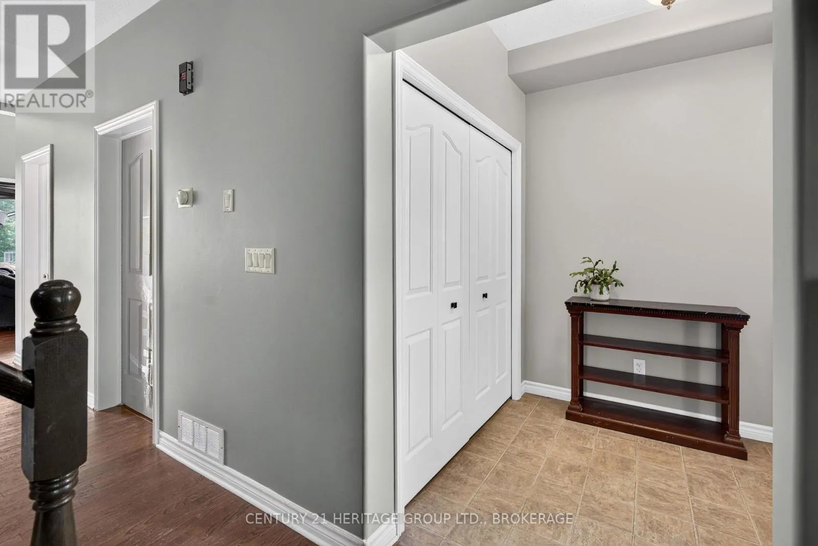 855 LOTUS AVENUE