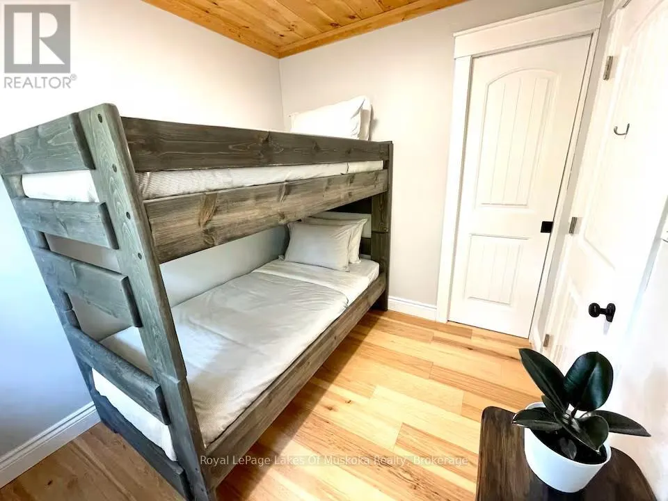 886 MUSKOKA 10 ROAD