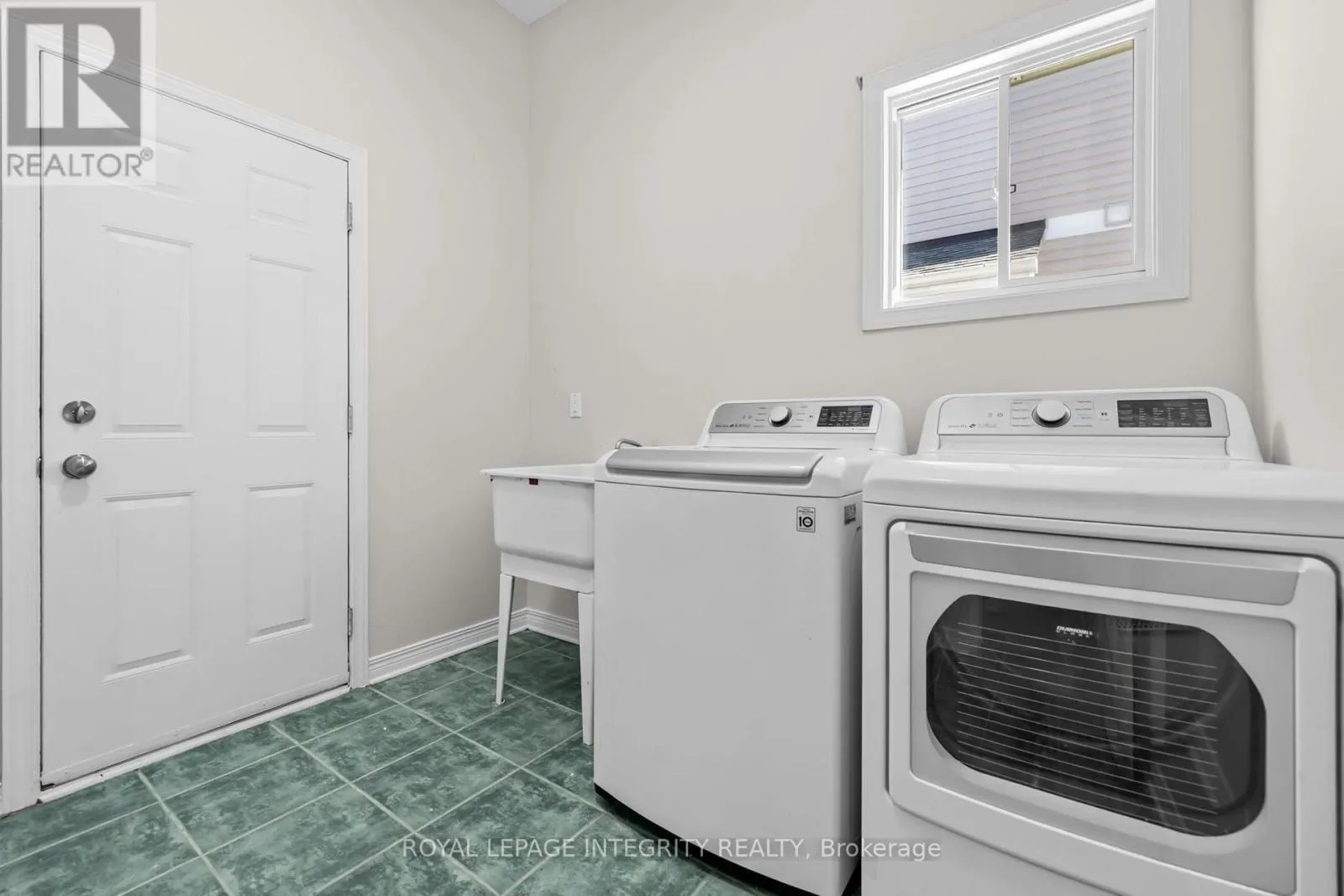 4 TAMARACK PLACE