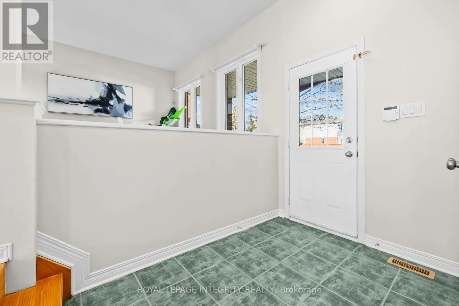 4 TAMARACK PLACE