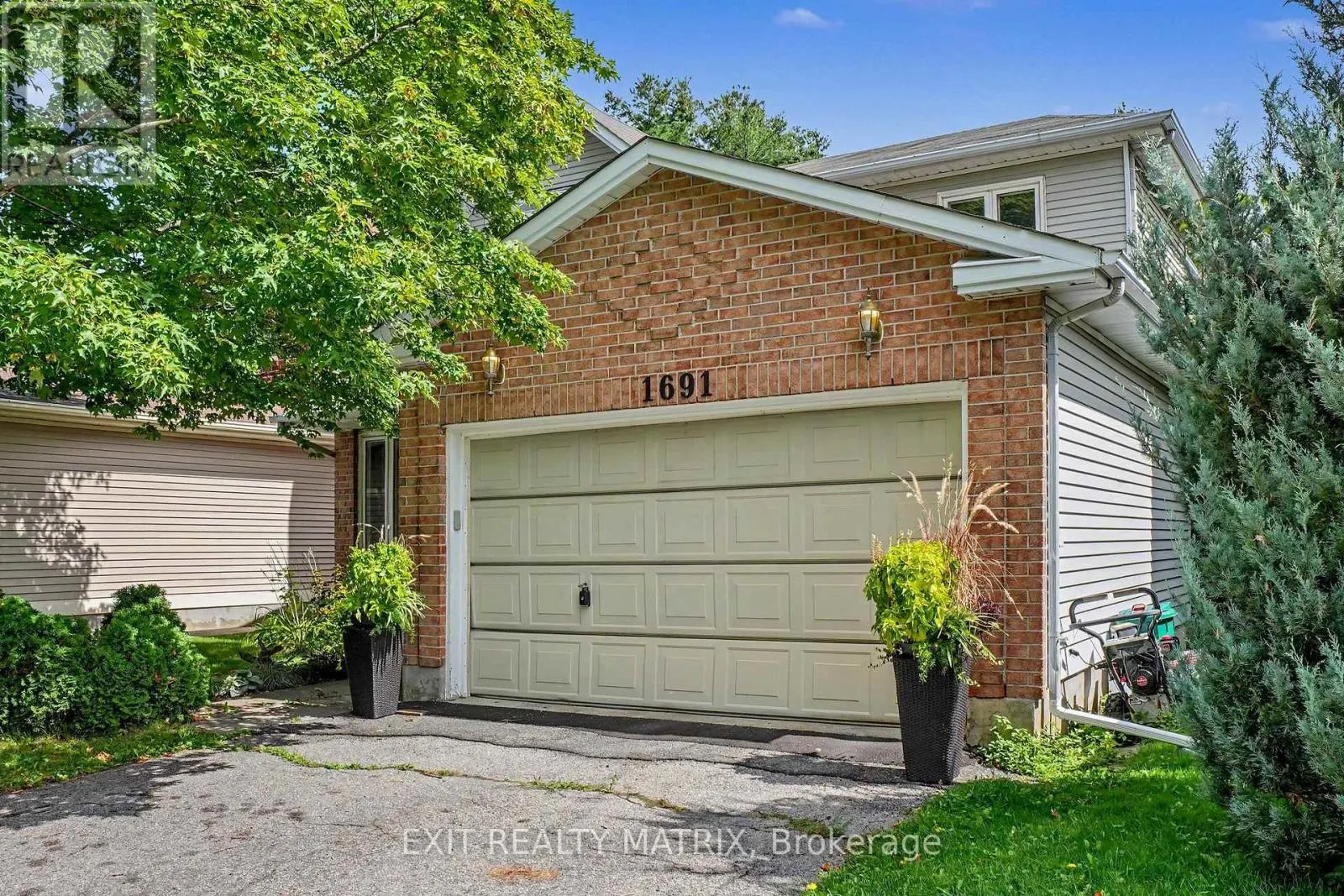 1691 HUNTERS RUN DRIVE