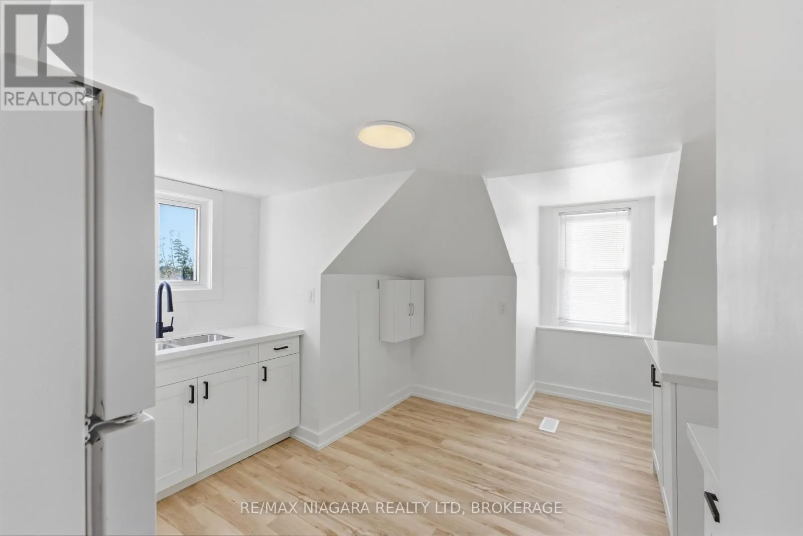 UPPER - 34 HAIG STREET #Upper