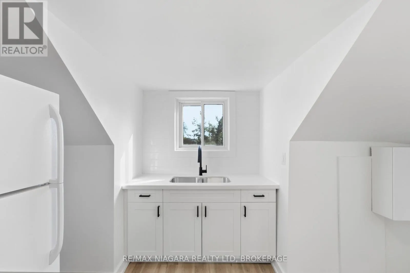 UPPER - 34 HAIG STREET #Upper