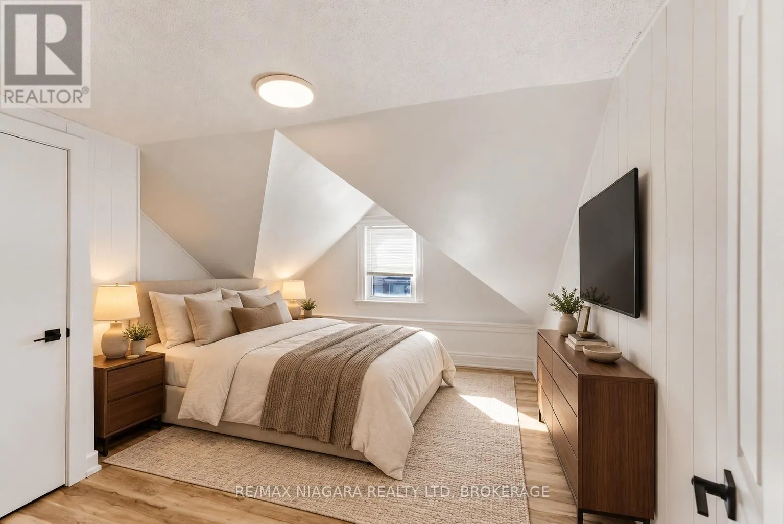 UPPER - 34 HAIG STREET #Upper