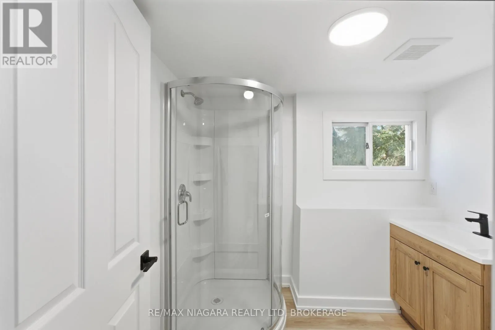 UPPER - 34 HAIG STREET #Upper