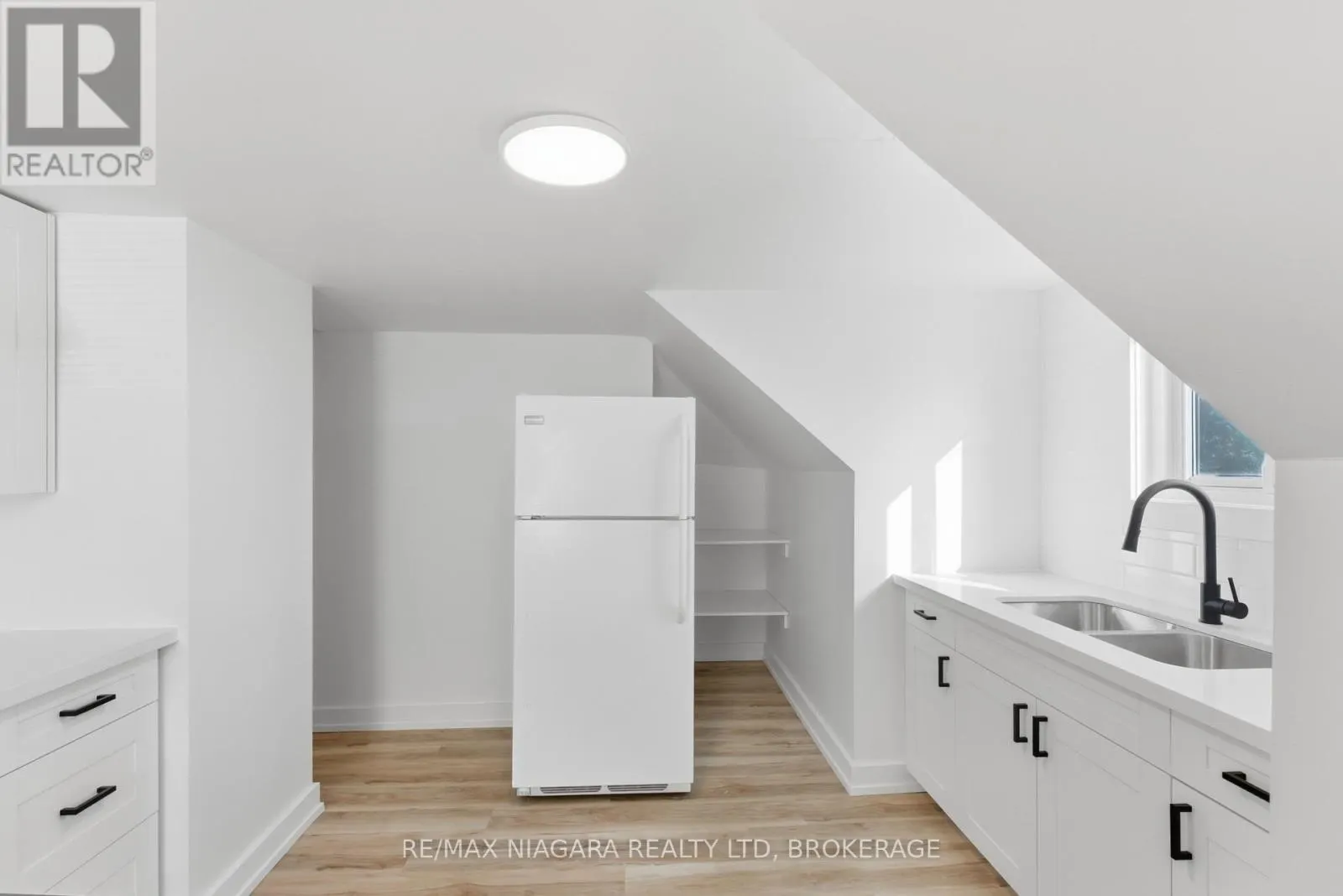 UPPER - 34 HAIG STREET #Upper