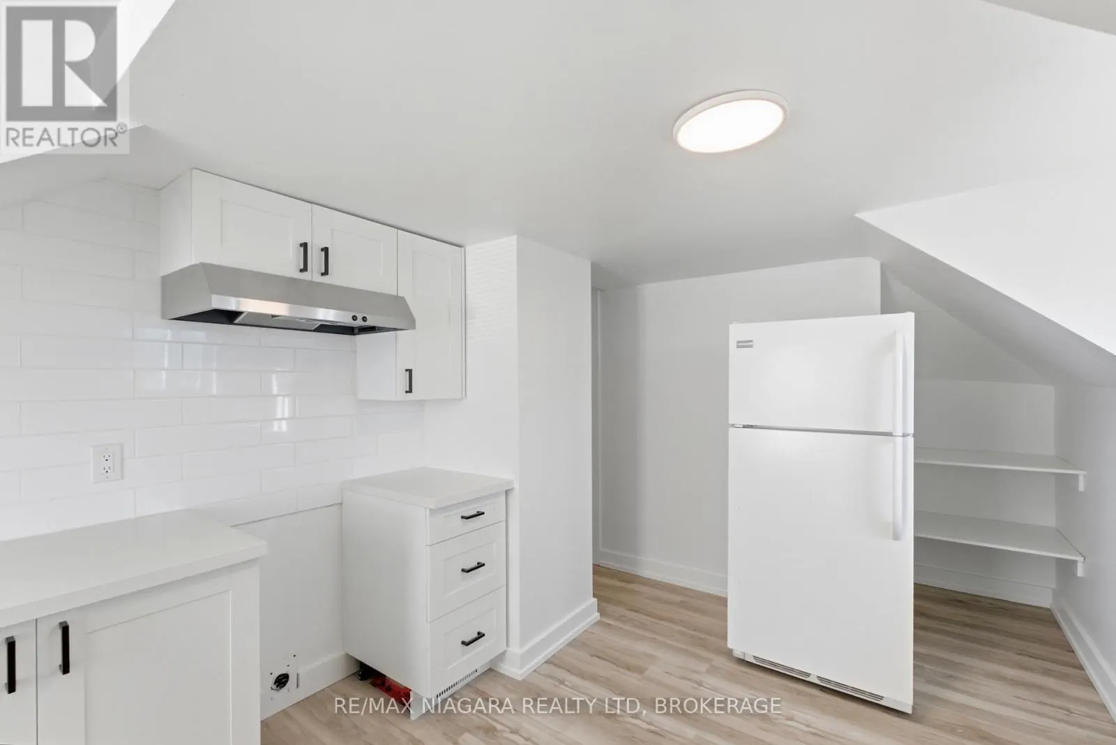 UPPER - 34 HAIG STREET #Upper