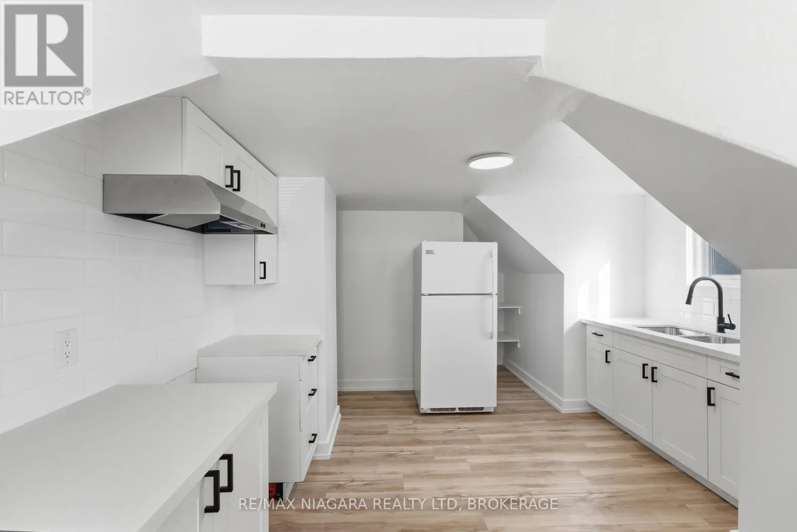 UPPER - 34 HAIG STREET #Upper