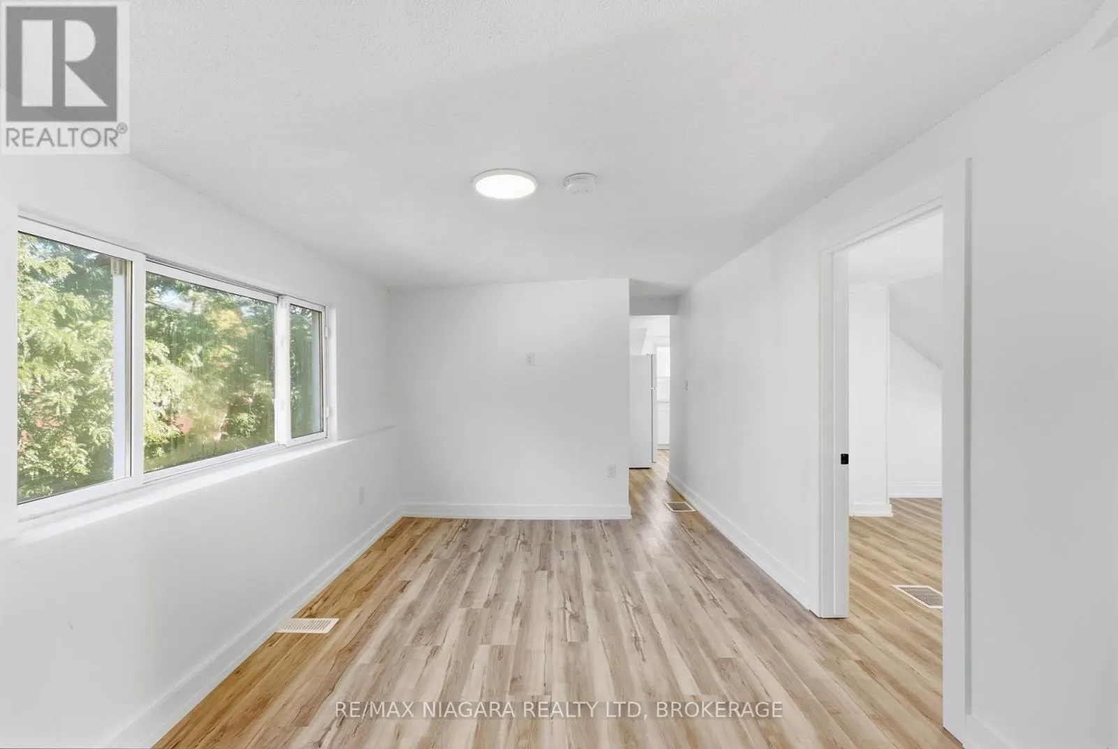 UPPER - 34 HAIG STREET #Upper