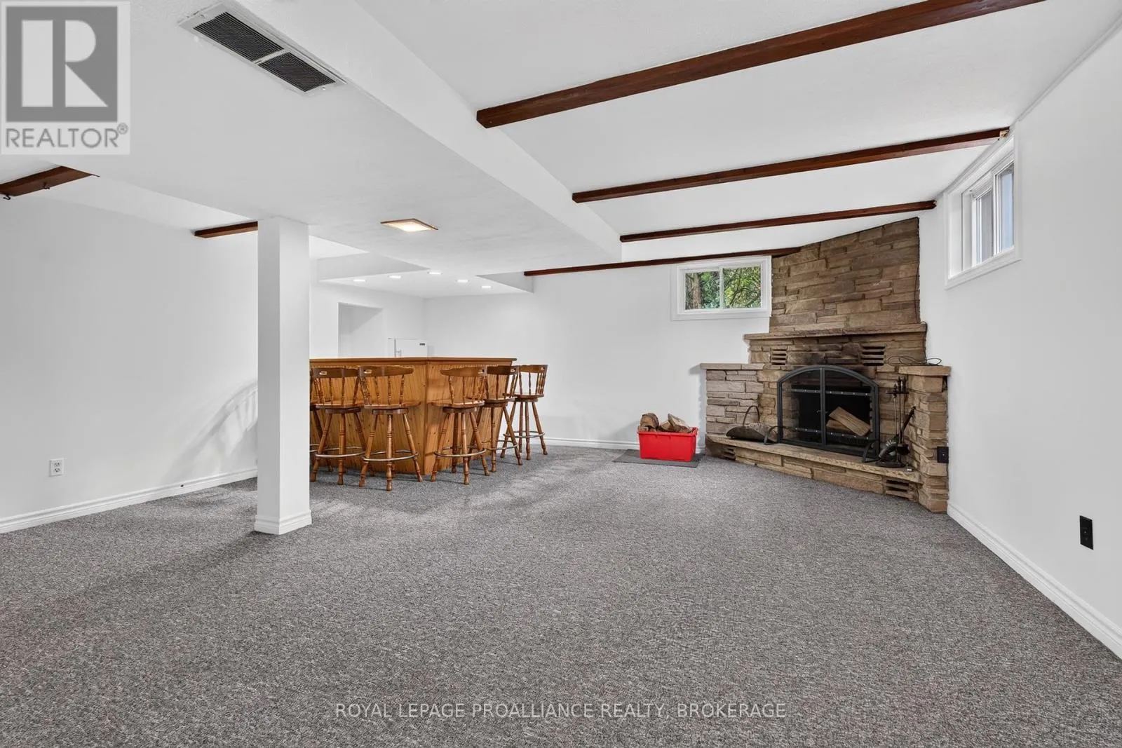 935 MCKNIGHT ROAD