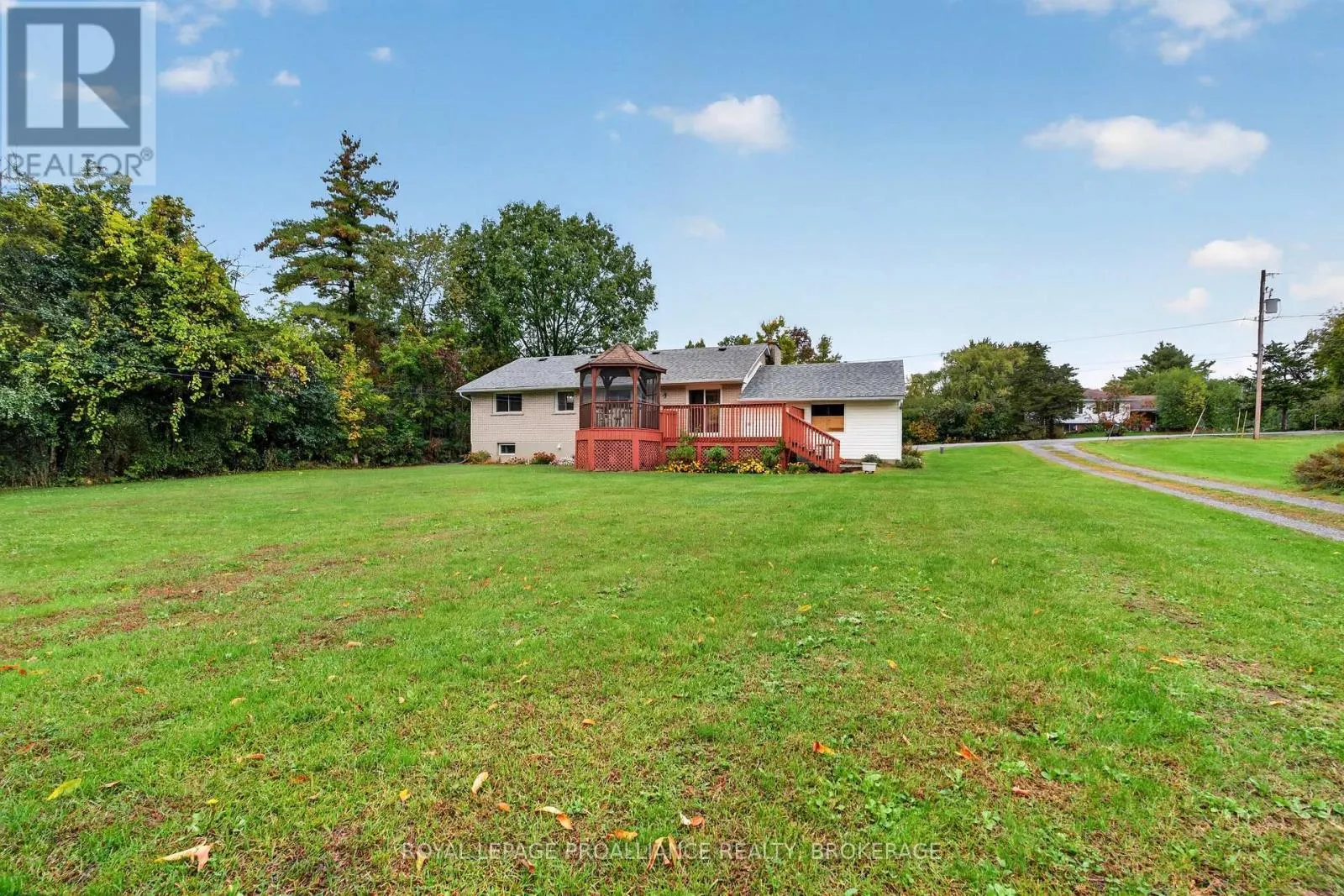 935 MCKNIGHT ROAD