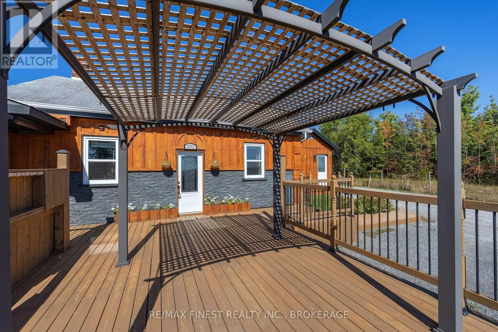 571 CENTREVILLE ROAD
