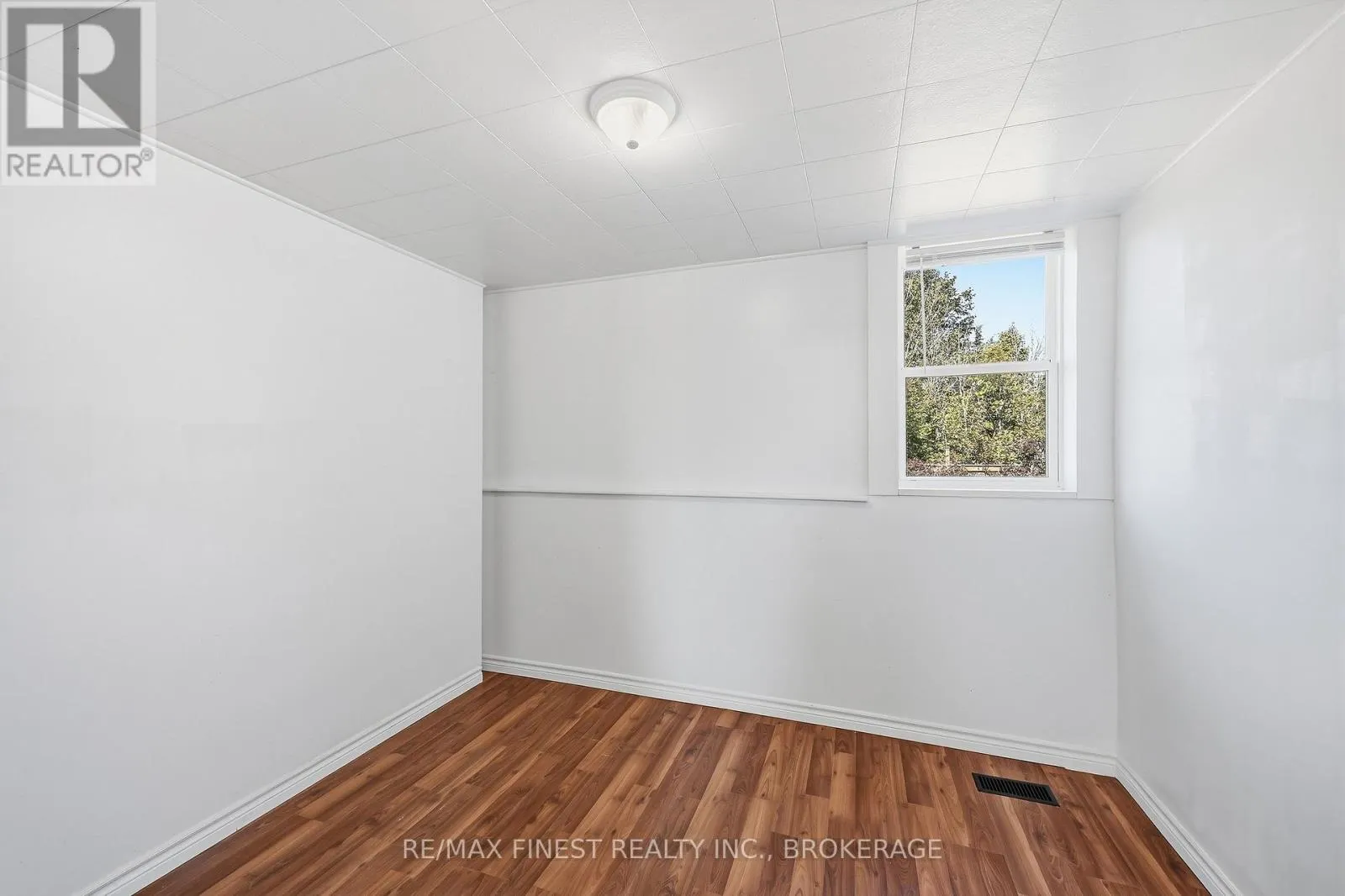 571 CENTREVILLE ROAD