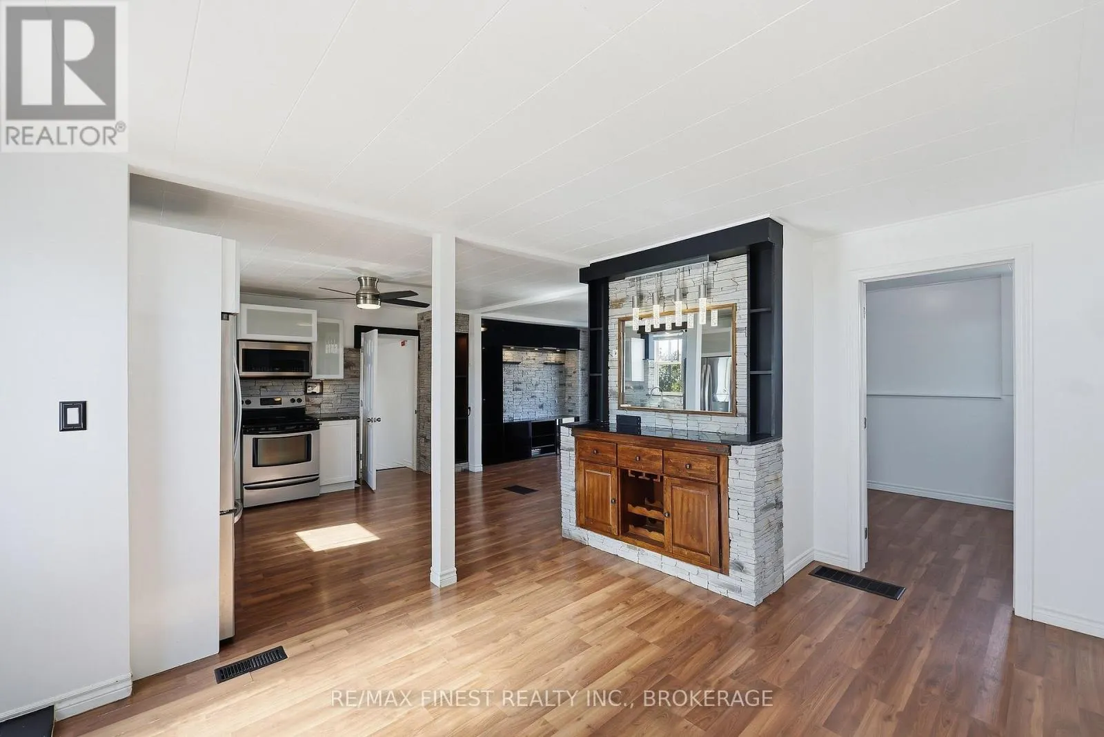 571 CENTREVILLE ROAD