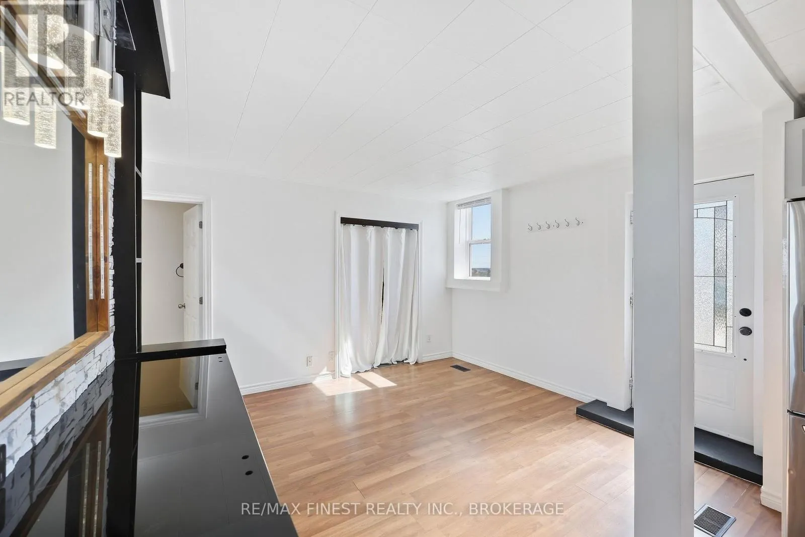 571 CENTREVILLE ROAD