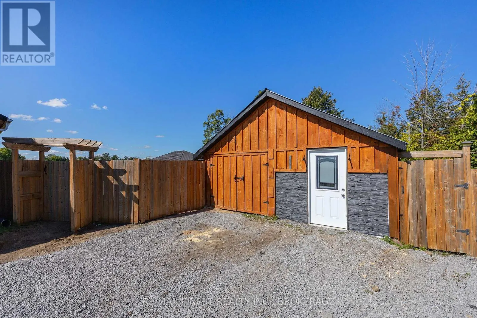 571 CENTREVILLE ROAD