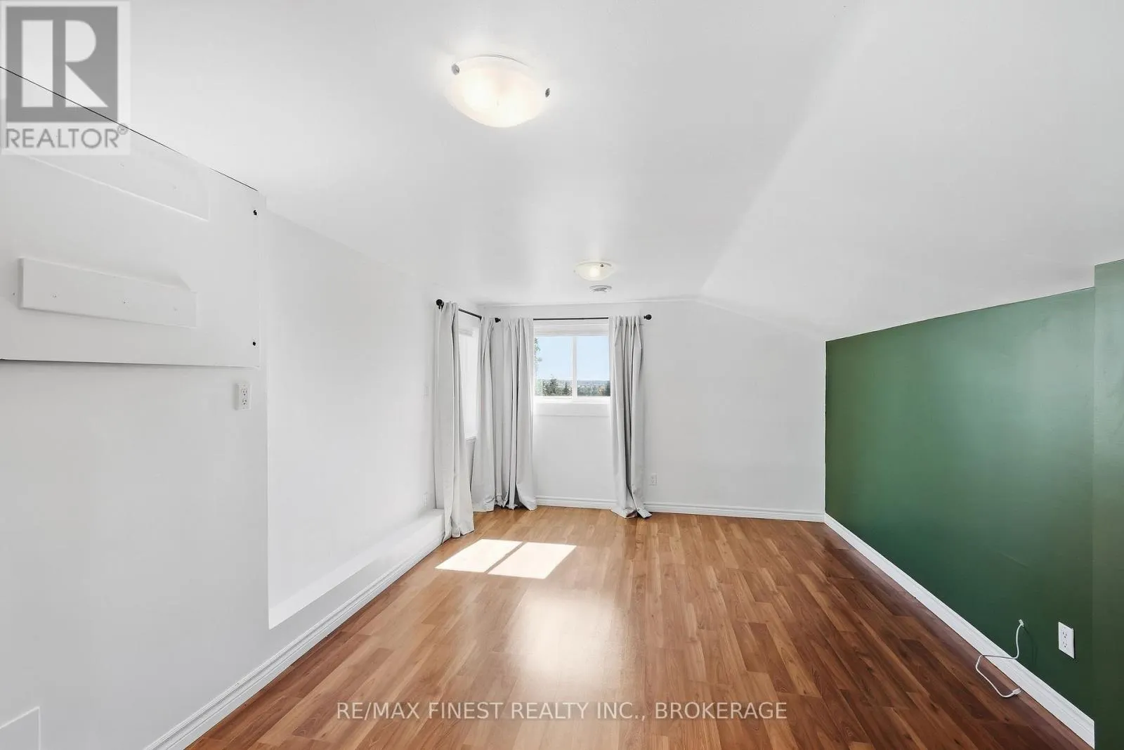 571 CENTREVILLE ROAD