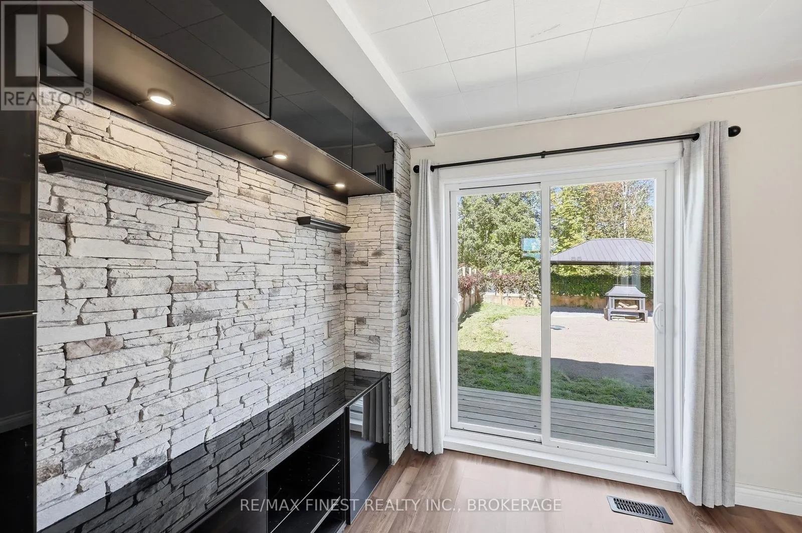 571 CENTREVILLE ROAD