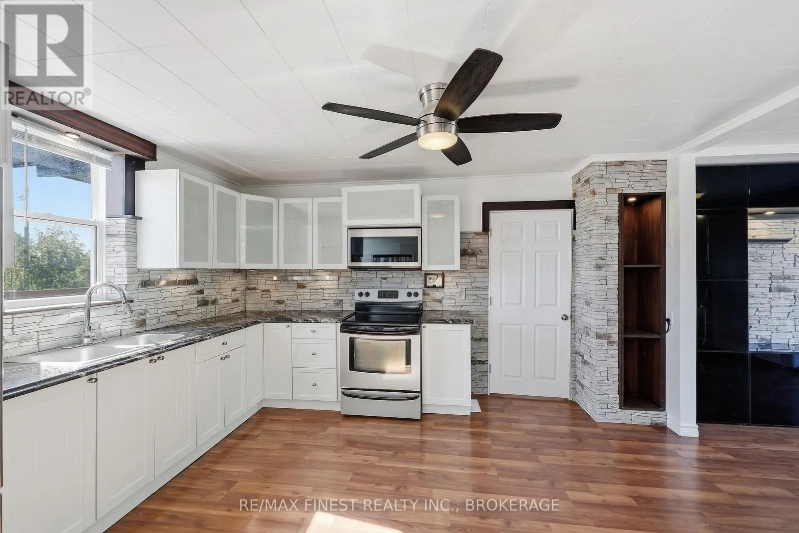 571 CENTREVILLE ROAD