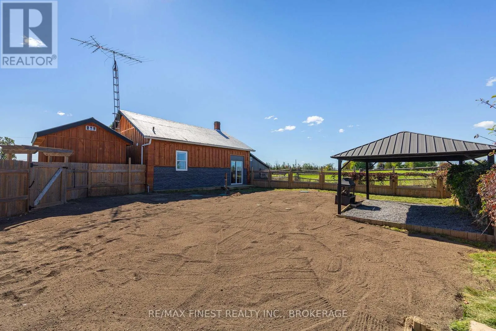 571 CENTREVILLE ROAD