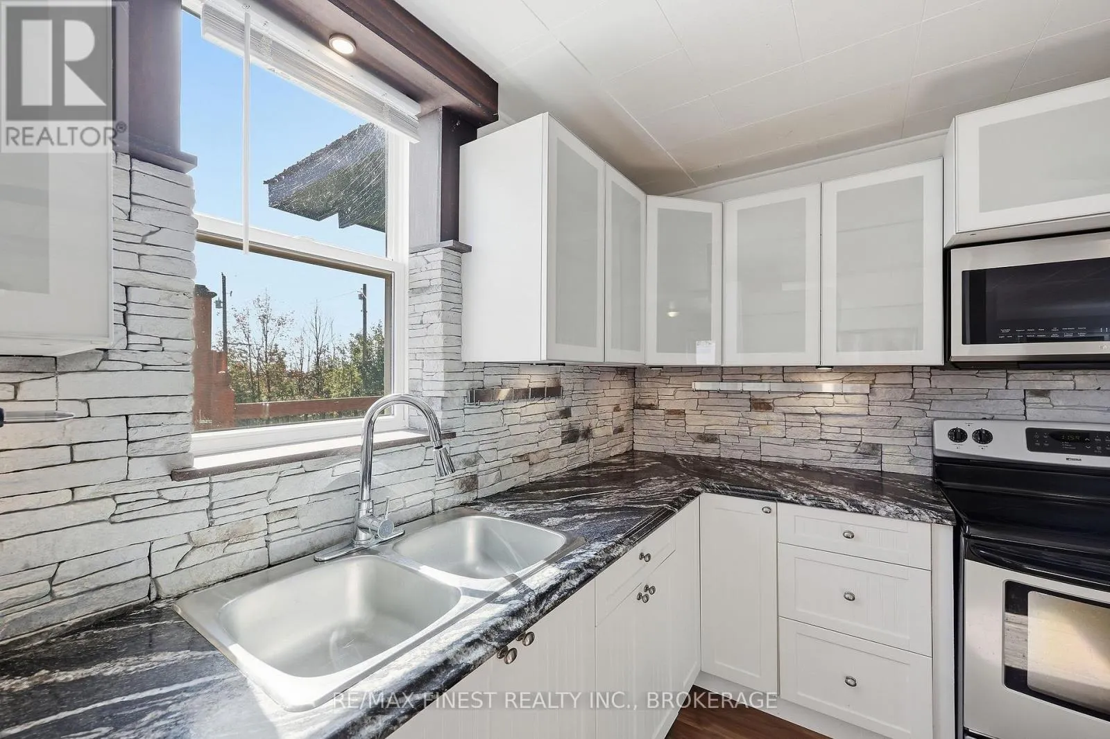 571 CENTREVILLE ROAD