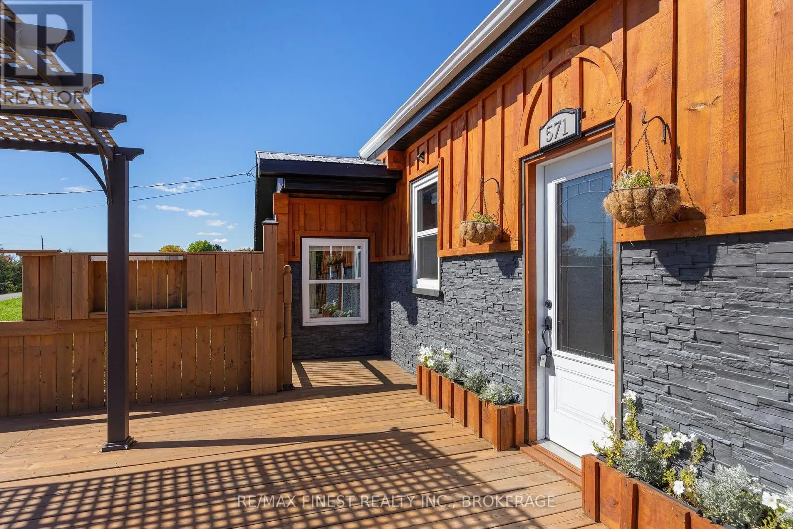 571 CENTREVILLE ROAD