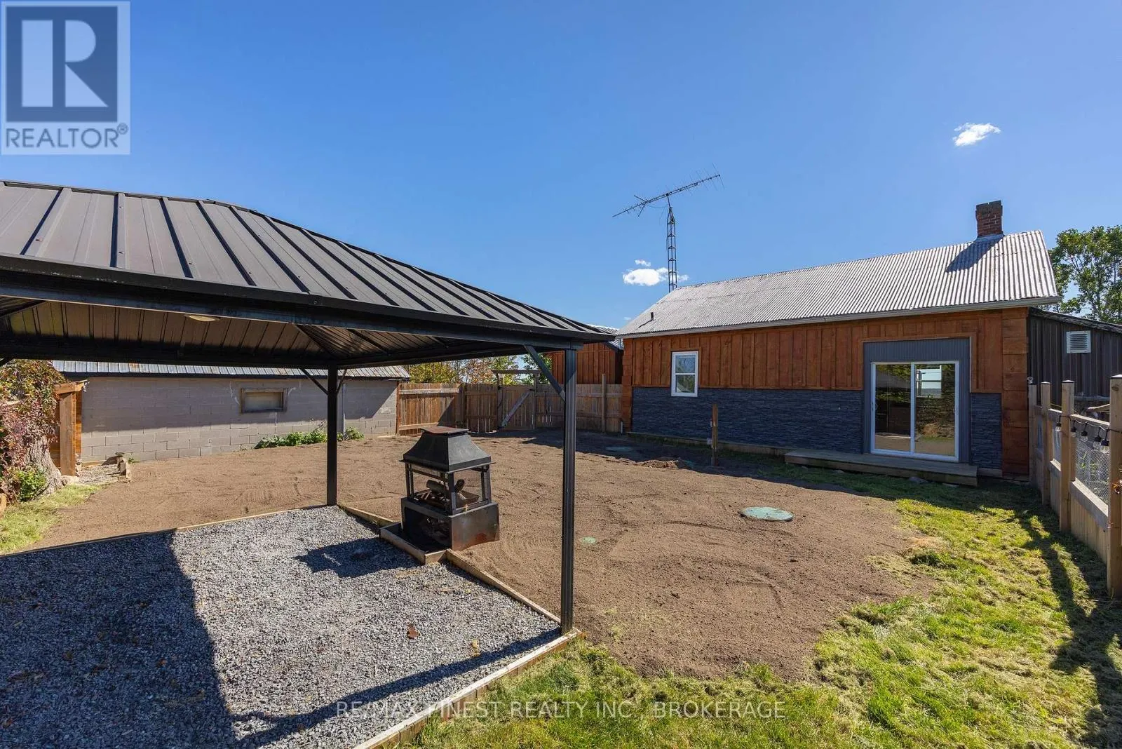 571 CENTREVILLE ROAD