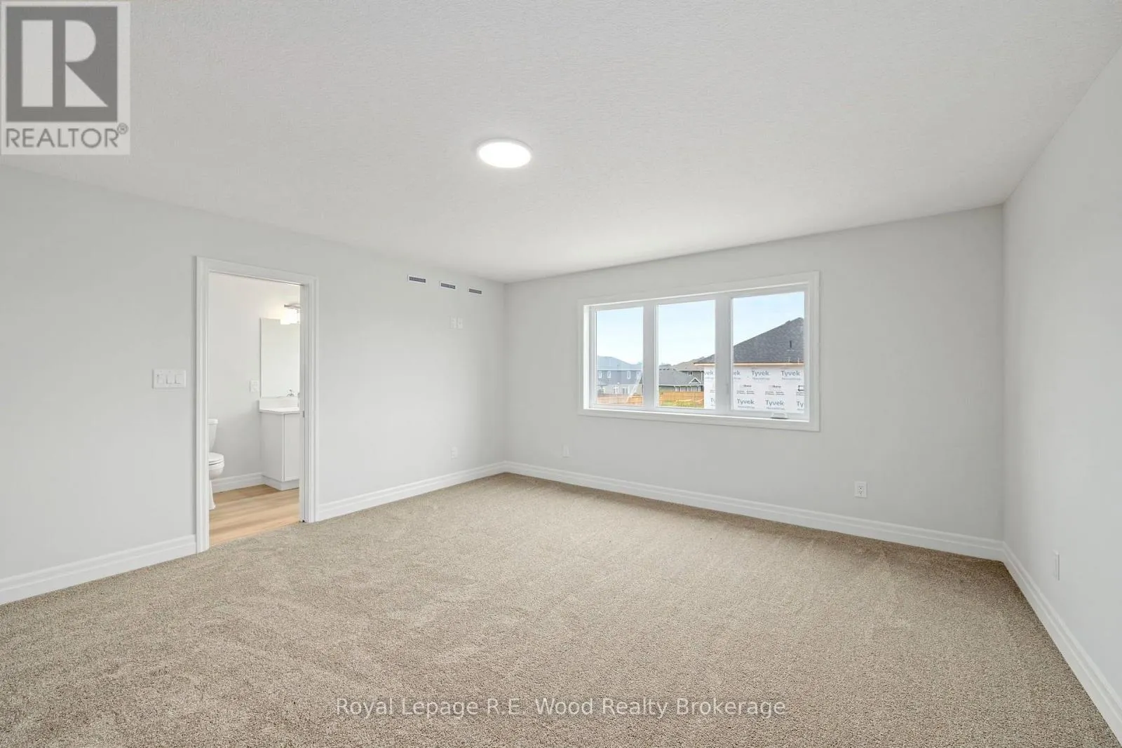 3 HOYLAKE ROAD