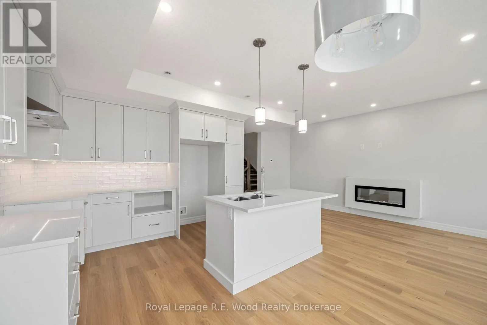 3 HOYLAKE ROAD