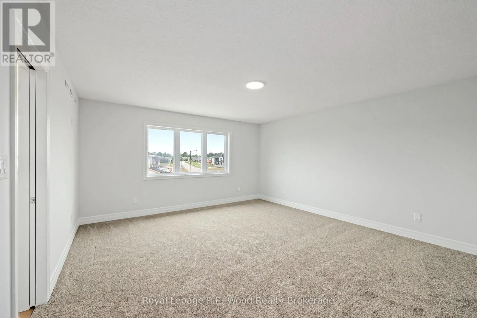 3 HOYLAKE ROAD