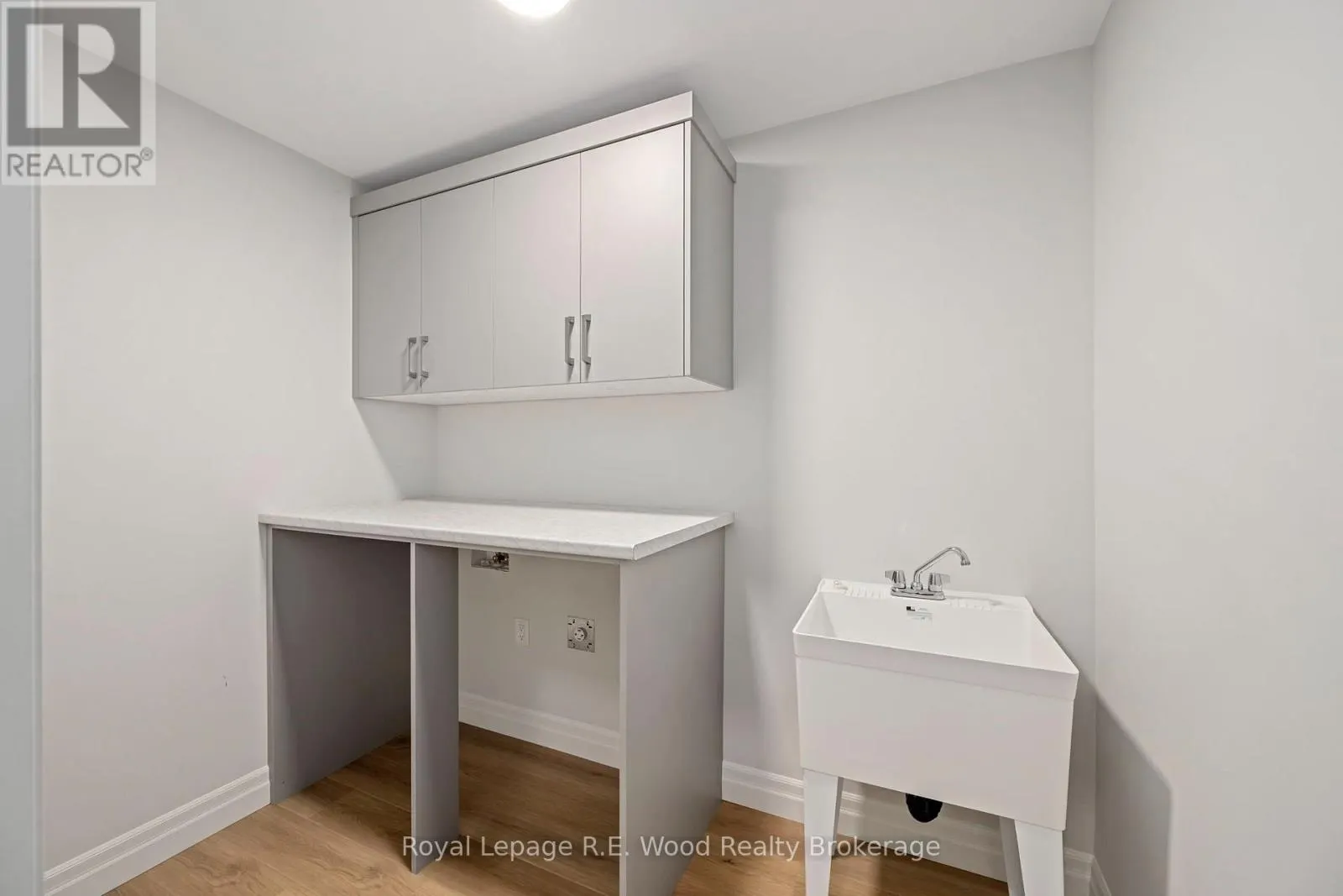 3 HOYLAKE ROAD