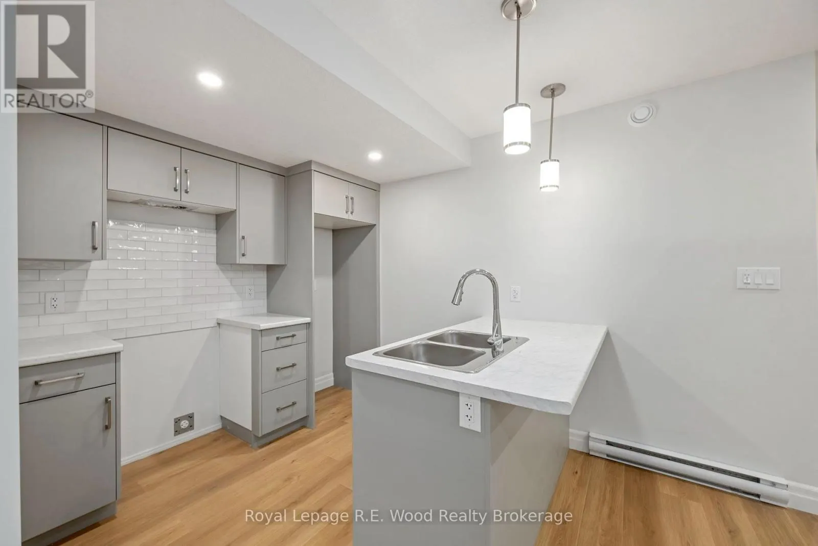 3 HOYLAKE ROAD