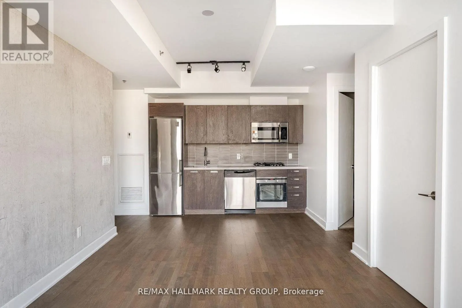 710 - 203 CATHERINE STREET W
